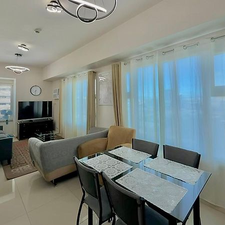 8 Adriatico Staycation Manila Exterior photo