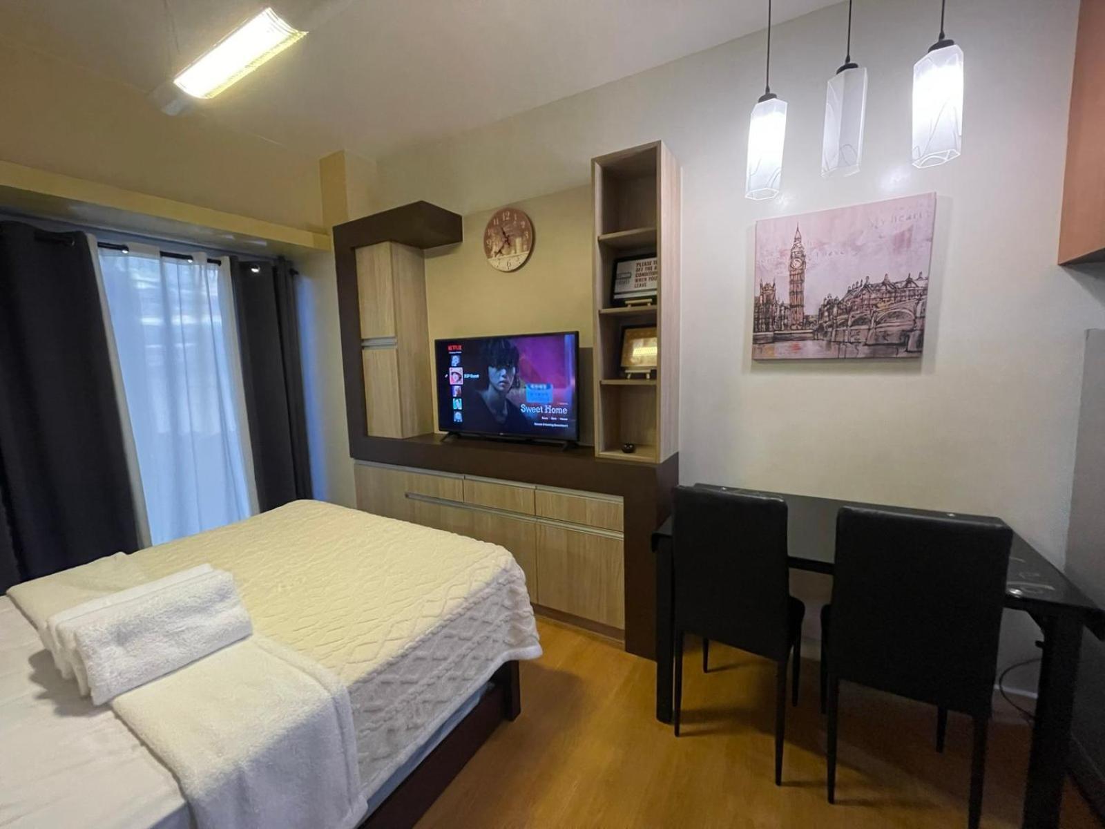 8 Adriatico Staycation Manila Exterior photo