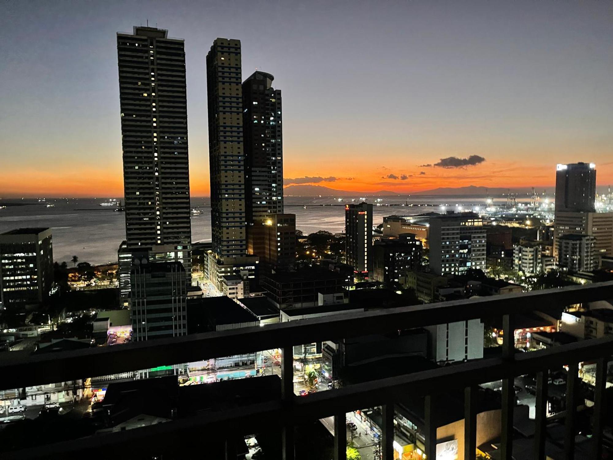 8 Adriatico Staycation Manila Exterior photo