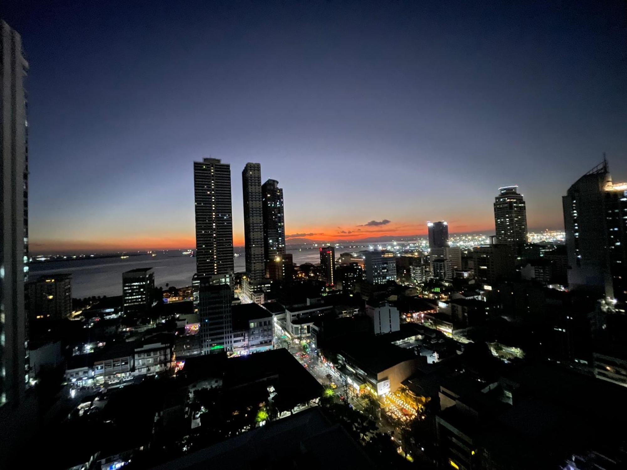 8 Adriatico Staycation Manila Exterior photo